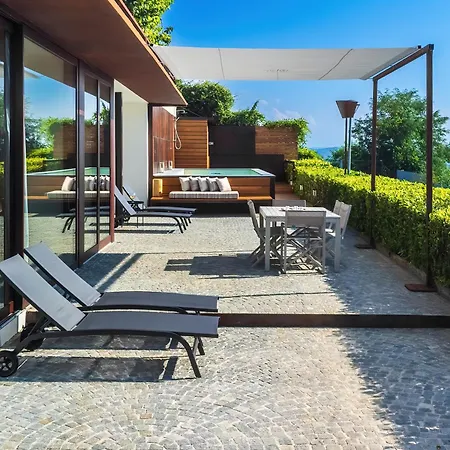 빌라 Casa Sulle Langhe - Luxury Pool, Sauna And Jacuzzi