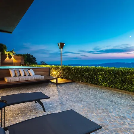 빌라 Casa Sulle Langhe - Luxury Pool, Sauna And Jacuzzi